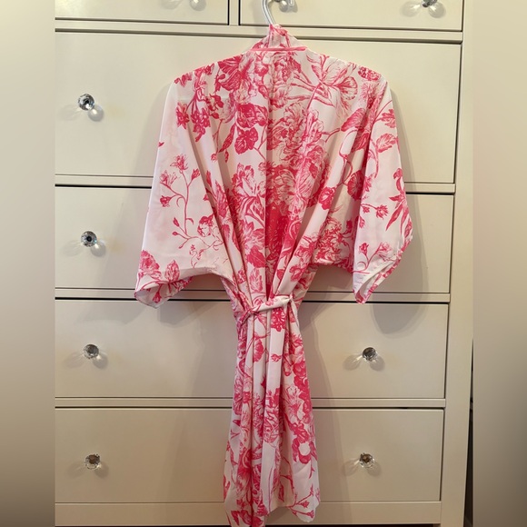 NATORI Floral Kimono Robe - Picture 2 of 5
